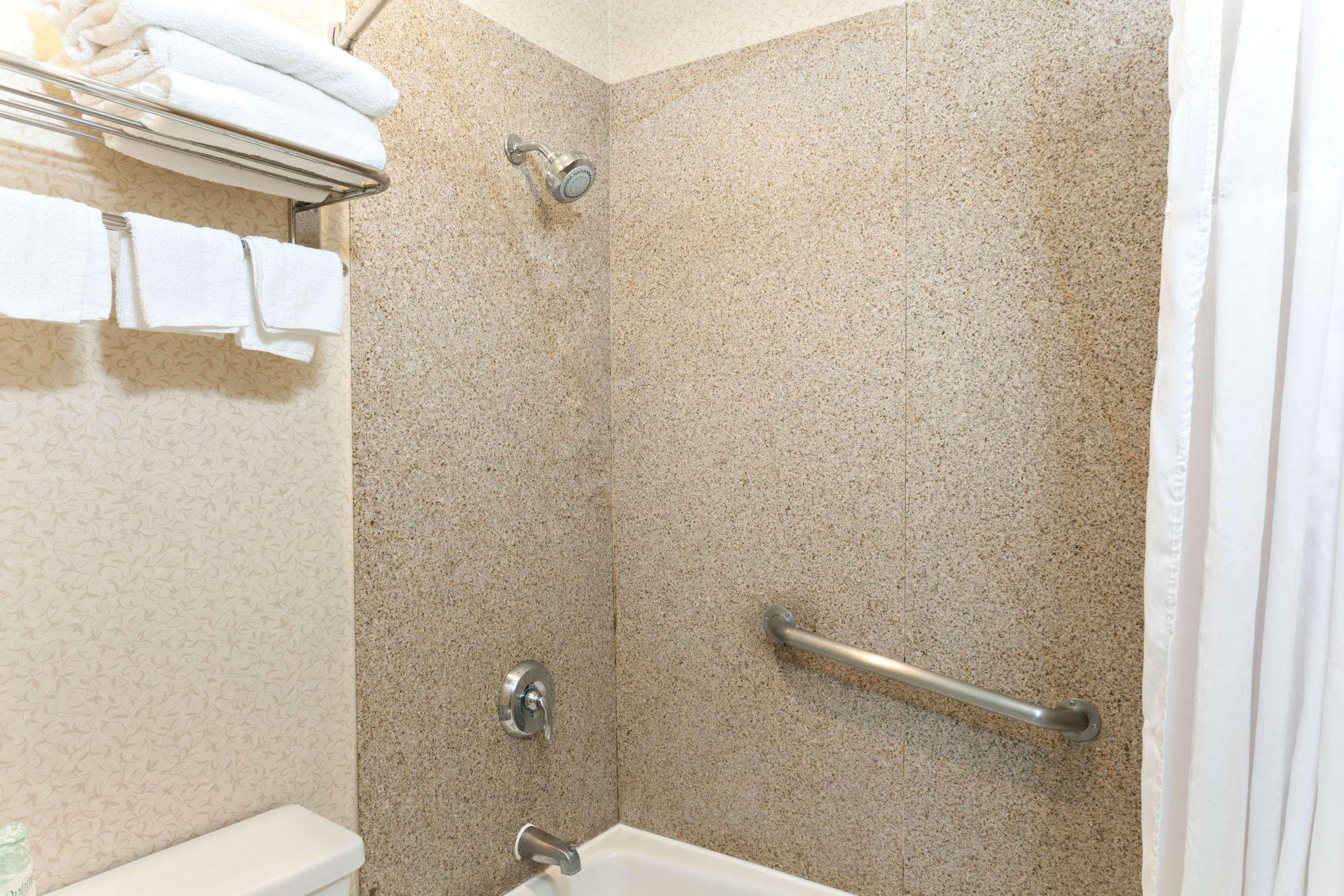 Days Inn By Wyndham Alhambra Ca Exterior photo